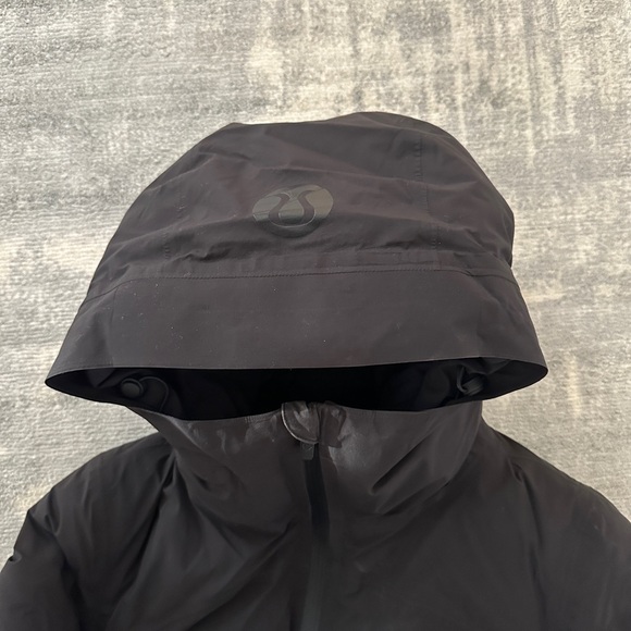 Lululemon Sleet Street Jacket - Picture 3 of 3